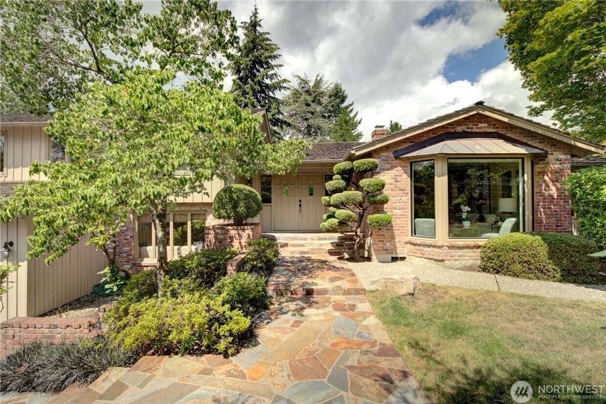 9020 NE 34th St, Yarrow Point, WA 98004 House Rental in Yarrow Point, WA