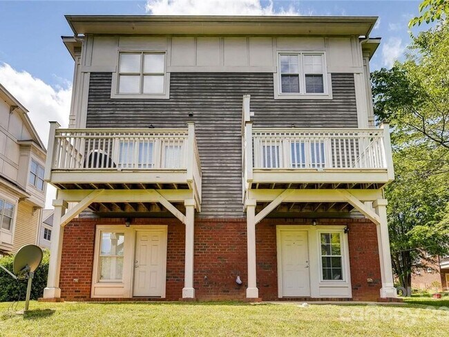 Foto del edificio - Uptown Charlotte Gem: Perfectly Positioned...