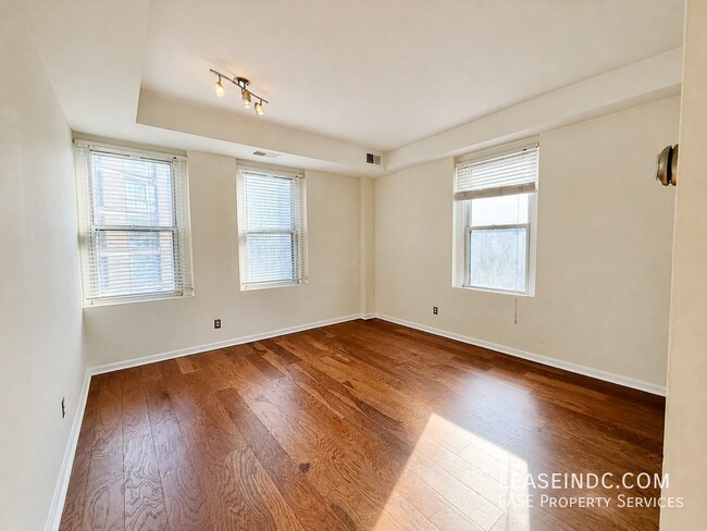 Building Photo - 1133 13th St NW