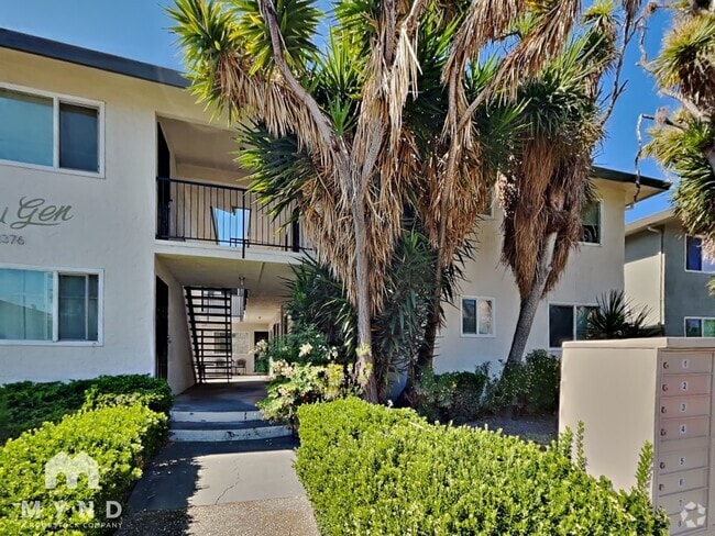 Building Photo - 2376 Sutter Ave