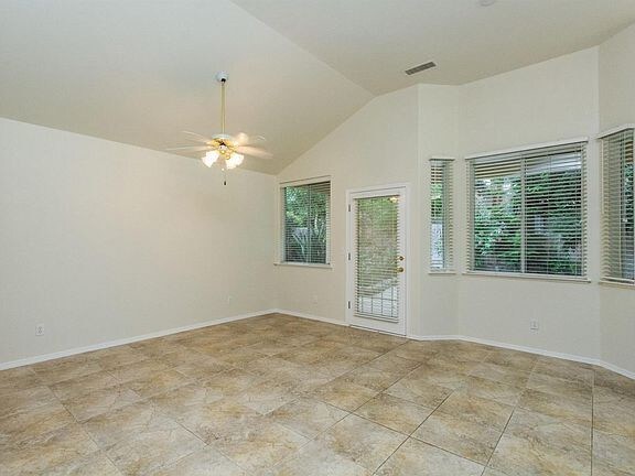 Foto del edificio - Sparkling Clean 3/2 or 4th bedroom