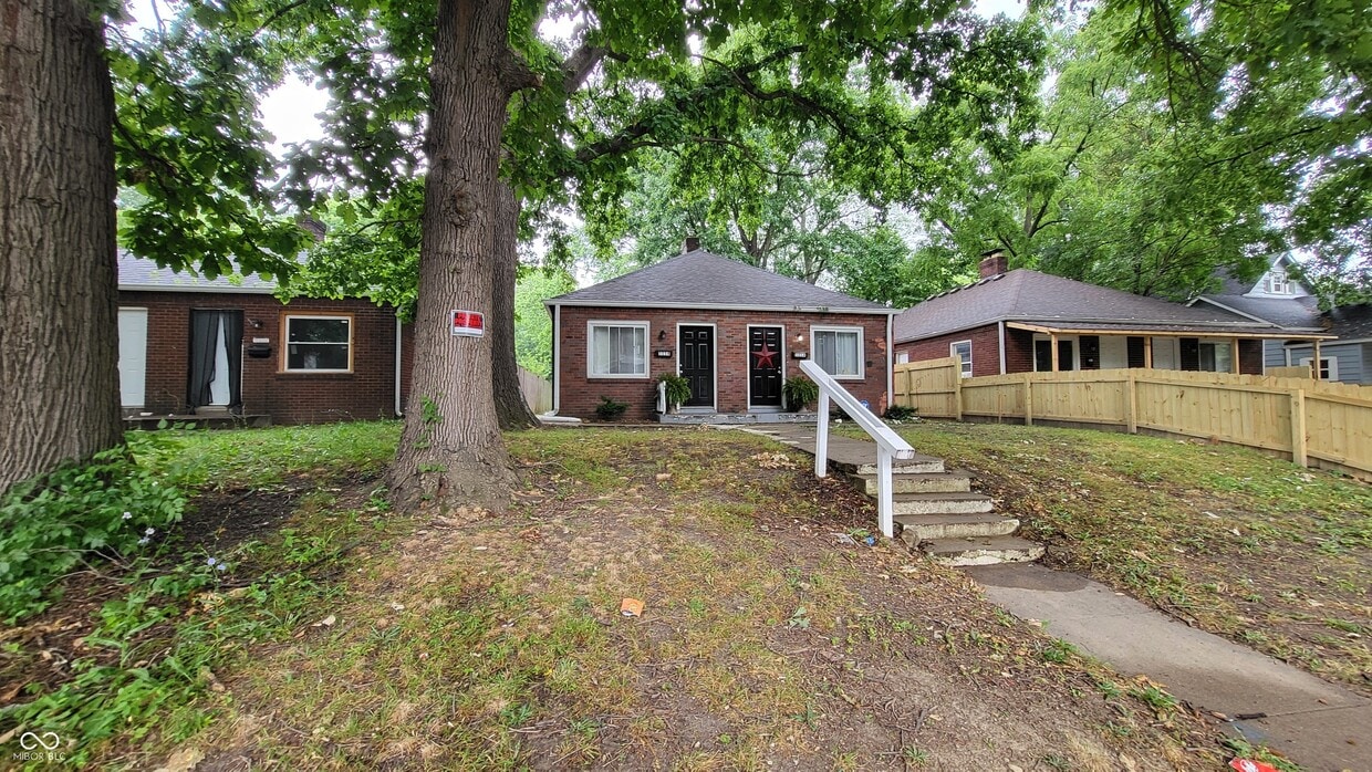 Primary Photo - 1114 N Dearborn St