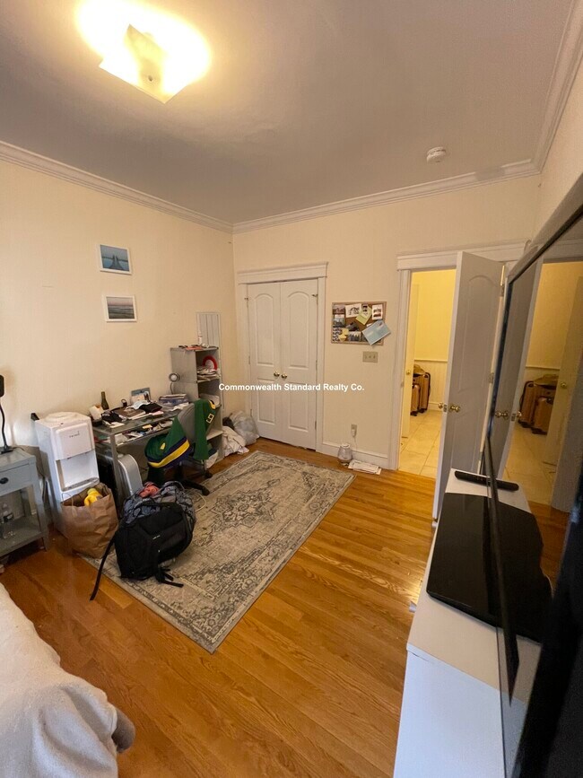 Foto del edificio - 27 Glenville Ave