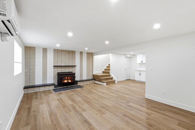 Building Photo - 8284 S 745 E
