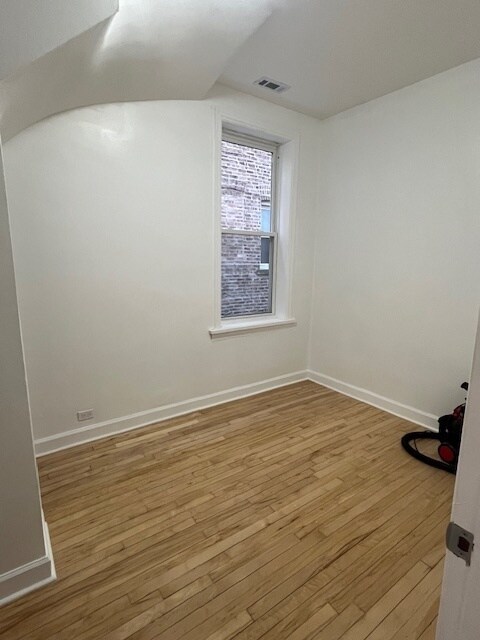 Building Photo - 820 N Leavitt St