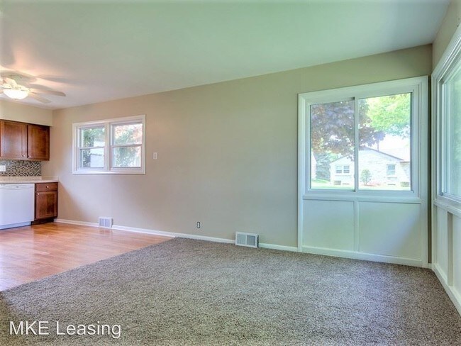 Foto del edificio - 3 br, 1 bath House - 5631 W Stack Dr