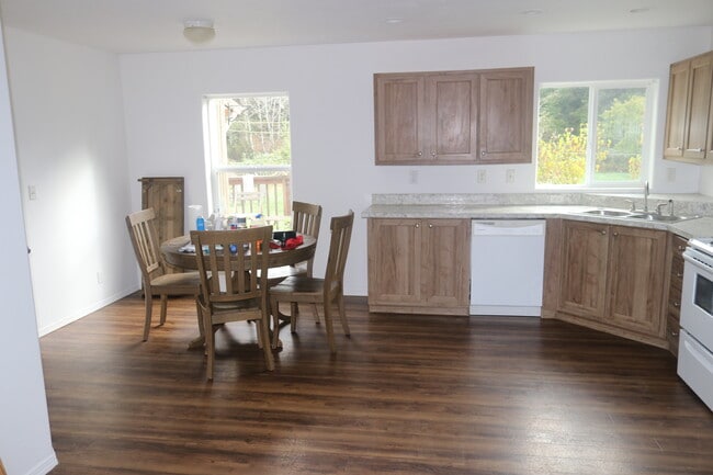 Building Photo - 2736 WA-109