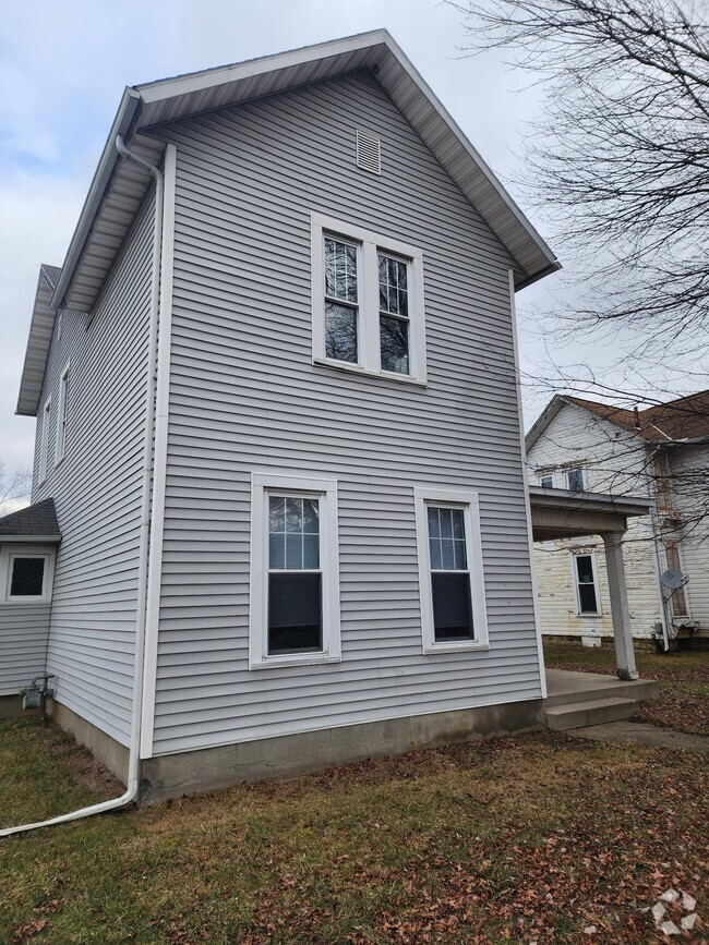 Building Photo - 202 W Locust St