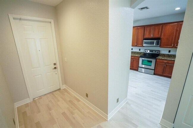 Foto del edificio - 981 NW 18th Ave