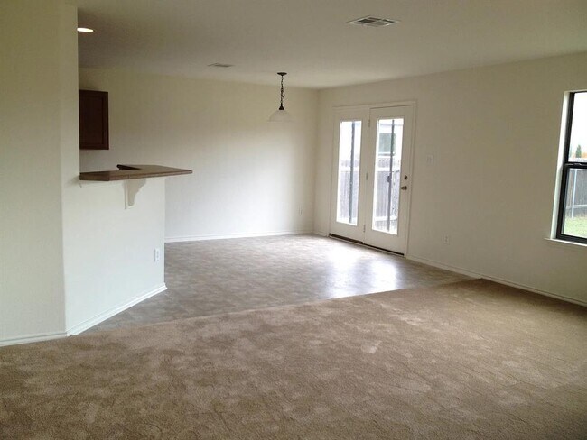 Foto del edificio - 2200 Weiss Ln
