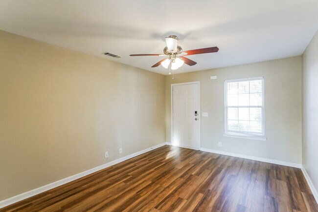 Building Photo - 908 Winchester Pass