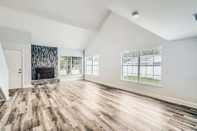 Building Photo - 612 Stone Dr