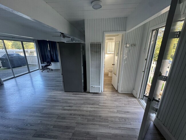 Foto del edificio - 160 College Ave