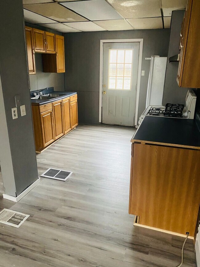 110 Broad St, Butler, PA 16001 House Rental in Butler, PA