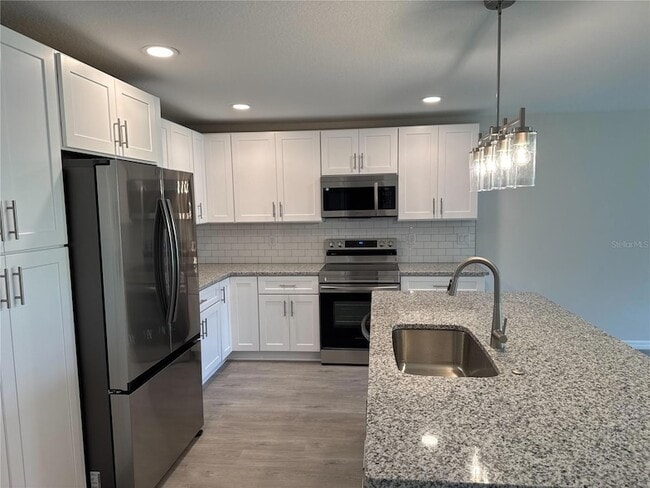 Building Photo - 28 Rainstone Ln