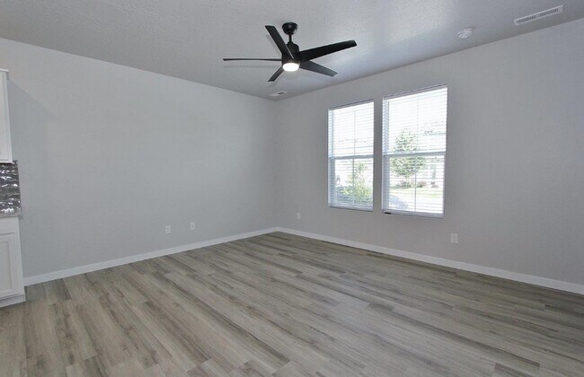 Building Photo - Clean Home in Quiet Neighborhood