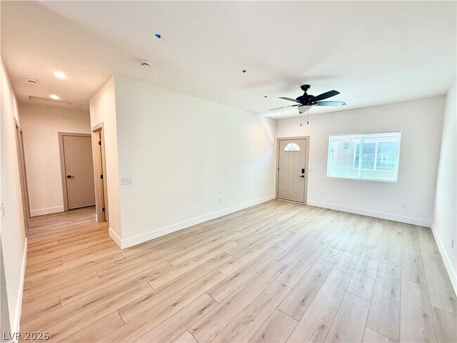 Foto del edificio - 461 Comstock Ave