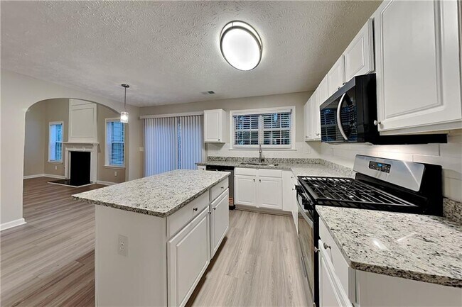 Building Photo - 400 Manor Glen Dr