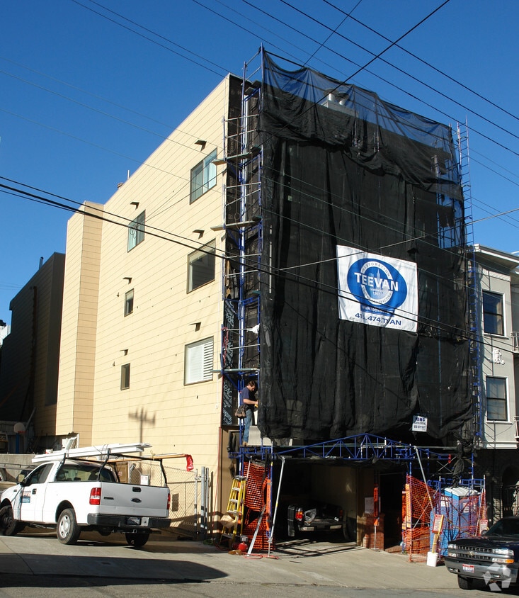 Building Photo - 2121 Taylor St