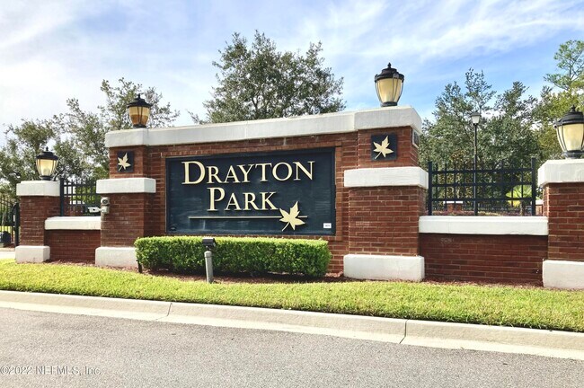 Foto del edificio - 8424 Thornbush Ct