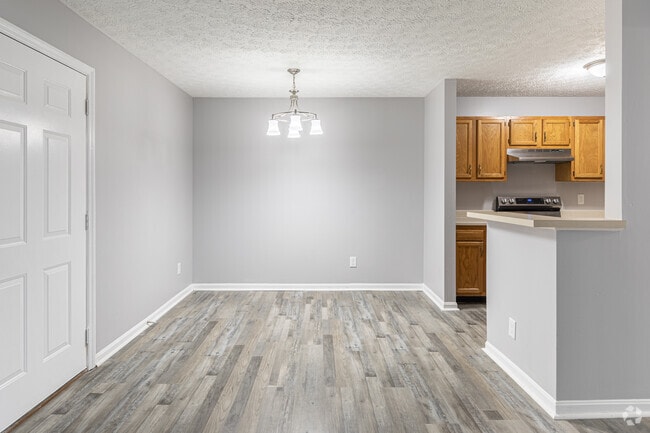 2HAB, 1,5BA - 940SF - Abors of Northgate - Wonderful 2 Bedroom Apartment Community