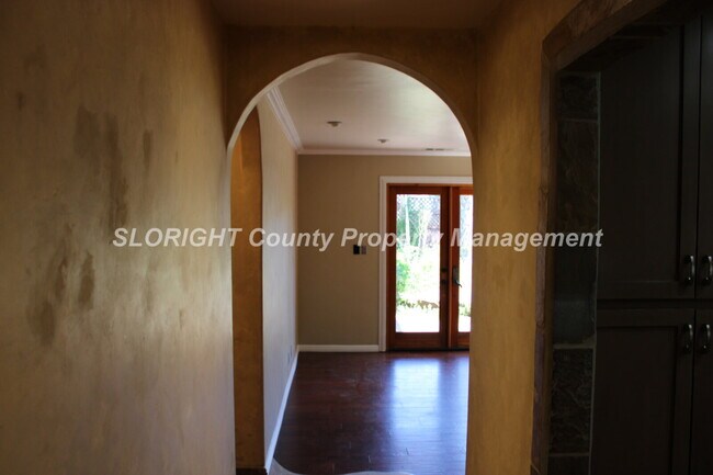 Foto del edificio - AVAILABLE AUGUST - Immaculate Spanish Style SLO Home - 3 Bedroom / 2 Bathroom