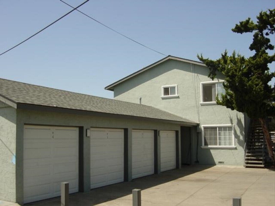 Primary Photo - 3236 Williamsburg Dr