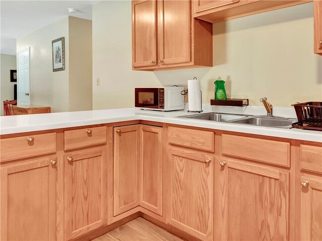 Building Photo - 296 Signal Rock Dr