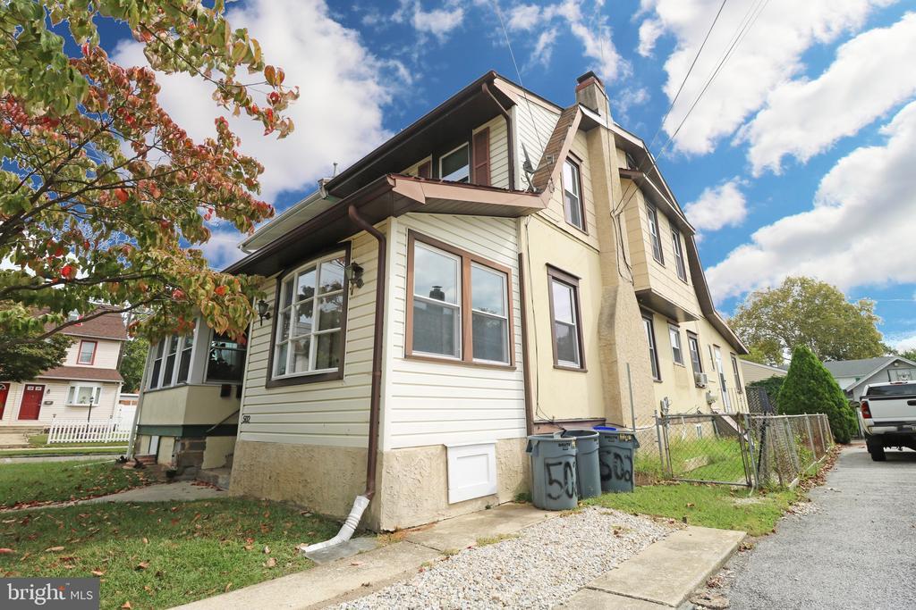 Primary Photo - 502 11th Ave