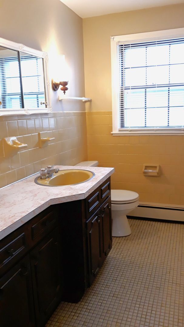 Building Photo - 217 Oaklawn Ave