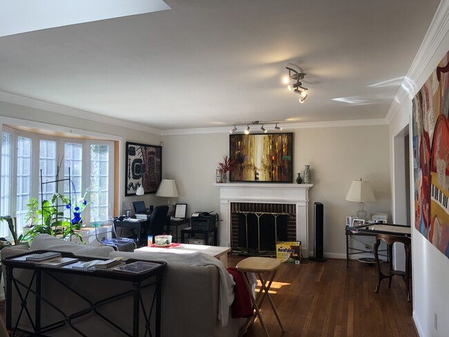 Building Photo - 6901 Winterberry Ln