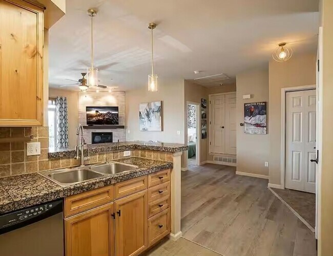 Foto del edificio - Fully Furnished Mountain Condo | Flexible Lease Terms | Garage Included | Fraser, CO