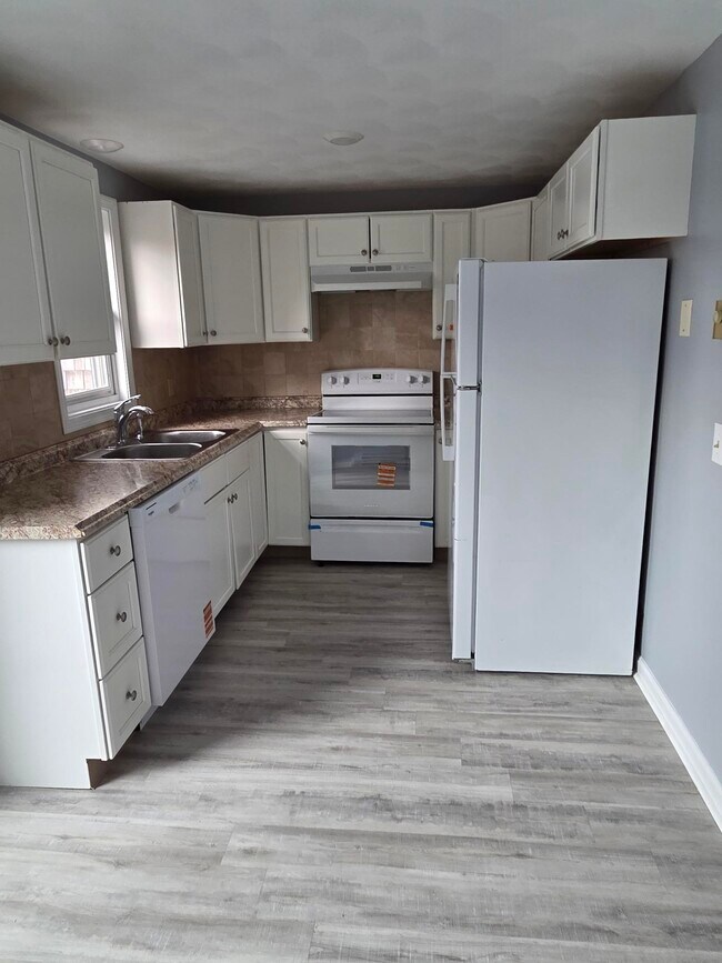 Foto del edificio - 471 W Shore Rd