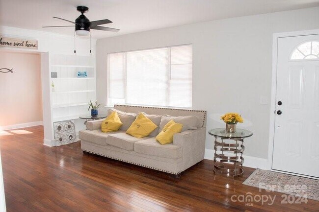 Foto del edificio - 1206 Lancaster Ave