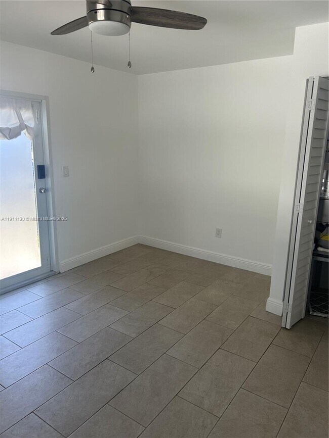 Foto del edificio - 711 NW 55th St