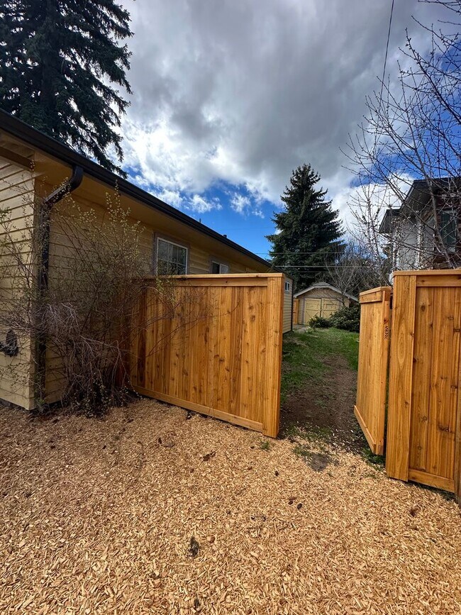 Foto del edificio - Charming 2 Bed / 2 Bath Home in Prime Westside Bend Location