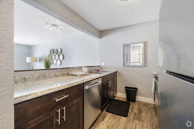 2BR, 2BA - 900SF - Kitchen - Laurel Gardens