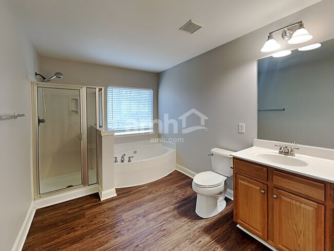 Foto del edificio - 8914 Driftwood Commons Court