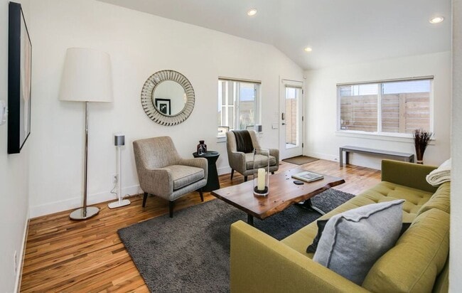 Photo - LOHI DUPLEX AVAILABLE IN JUNE House