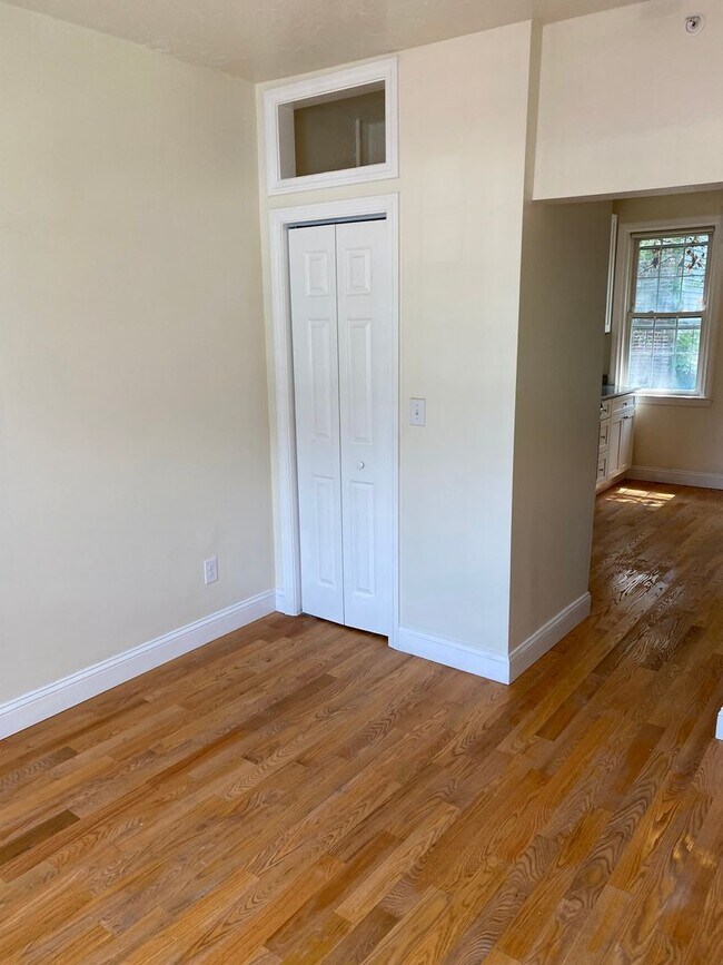 Building Photo - South Boston Studio availble 9/1/2026