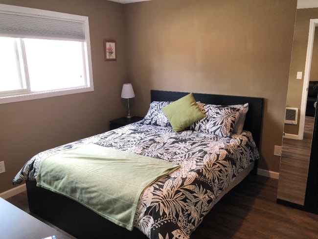 Building Photo - 543 N Broadway St