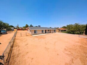 Building Photo - 10784 Lincoln Ave