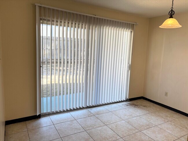 Foto del edificio - 210 Pelham Rd