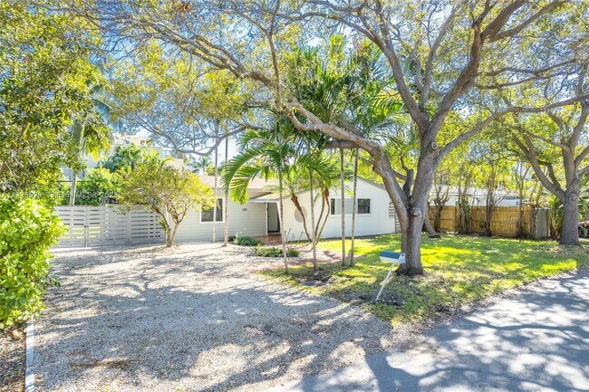 Building Photo - 595 Glenridge Rd