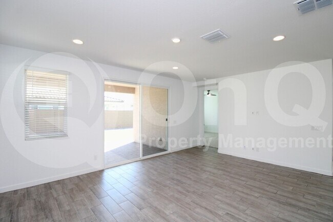 Building Photo - 3349 S 156th Dr