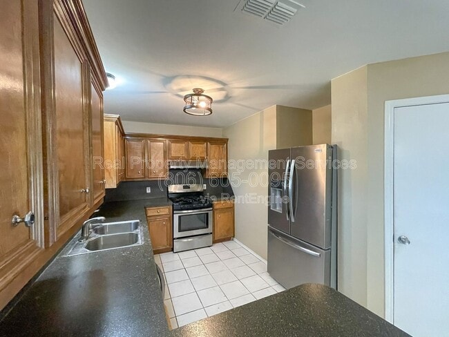 Building Photo - 209 Avenue L