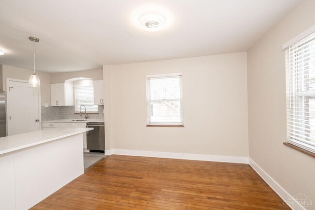 Building Photo - 3555 Harrow Ave