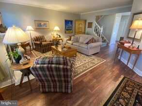 Building Photo - 5 Kanon Ct