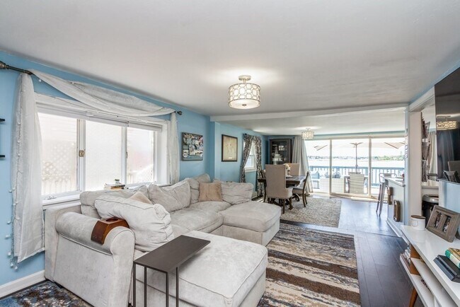 Building Photo - 71 Spring St