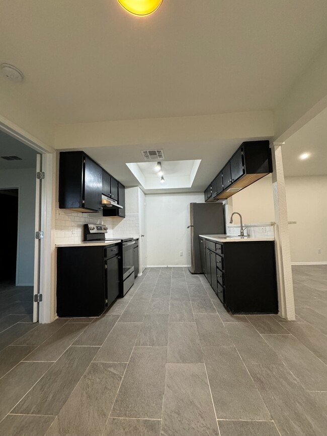 Foto del edificio - 1220 Tartan Ln